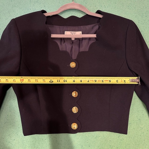 Valentino Cropped Navy Wool Jacket with Gold Buttons AUTHENTIC - Picture 8 of 9
